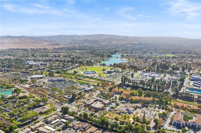 17 Alderbrook, Irvine, CA 92604