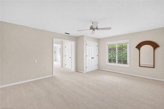 700 HOLLYBRIAR LN, Naples, FL 34108