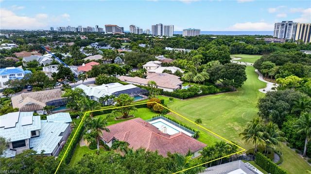 700 HOLLYBRIAR LN, Naples, FL 34108
