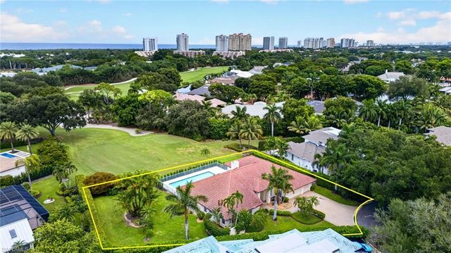 700 HOLLYBRIAR LN, Naples, FL 34108