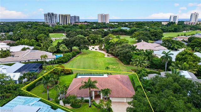 700 HOLLYBRIAR LN, Naples, FL 34108