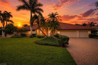 700 HOLLYBRIAR LN, Naples, FL 34108
