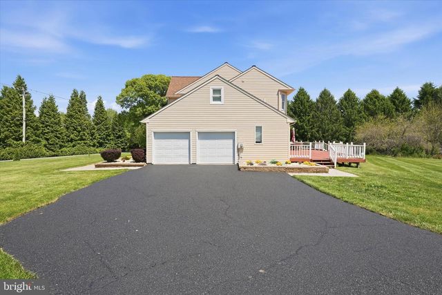 75 AUBURN RD, Avondale, PA 19311