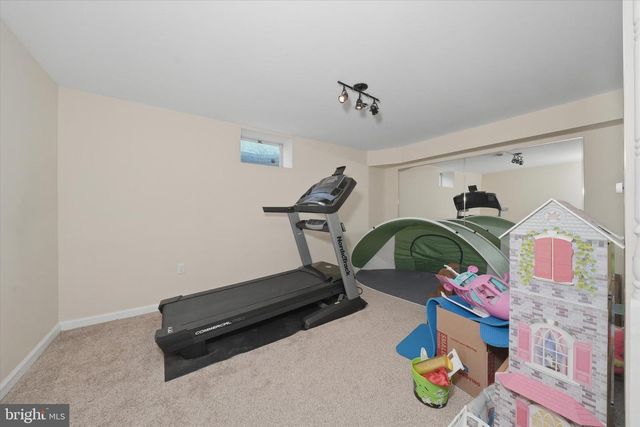 75 AUBURN RD, Avondale, PA 19311