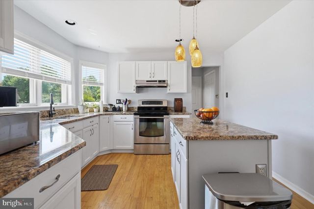 75 AUBURN RD, Avondale, PA 19311
