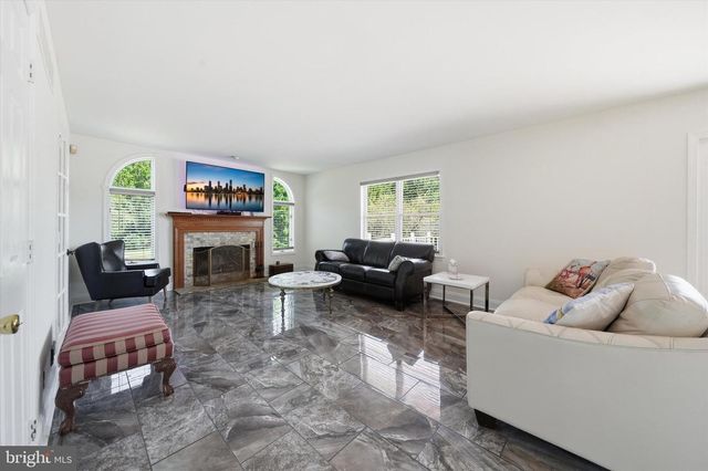 75 AUBURN RD, Avondale, PA 19311