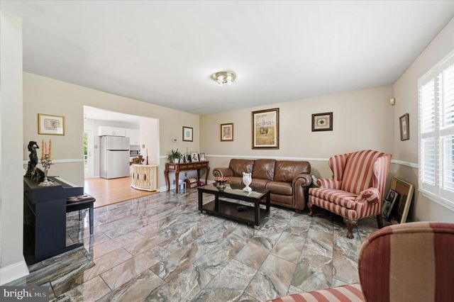 75 AUBURN RD, Avondale, PA 19311