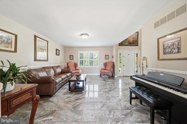 75 AUBURN RD, Avondale, PA 19311