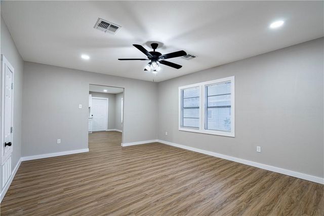 216 Watson St, Corpus Christi, TX 78415
