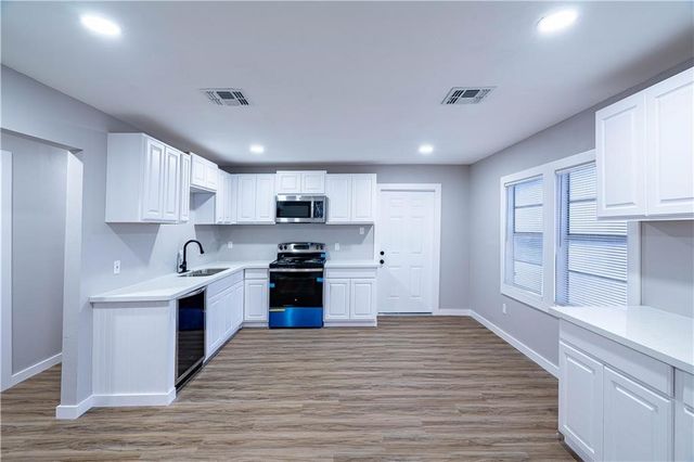 216 Watson St, Corpus Christi, TX 78415