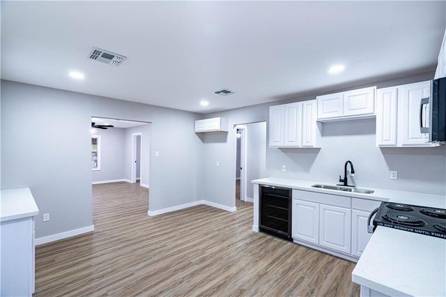 216 Watson St, Corpus Christi, TX 78415