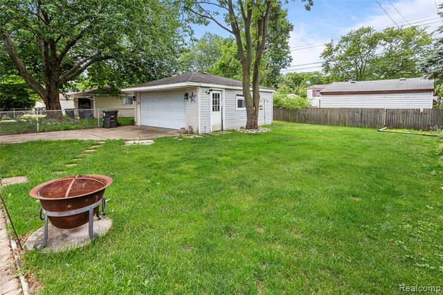 9428 Elm Street, Taylor, MI 48180
