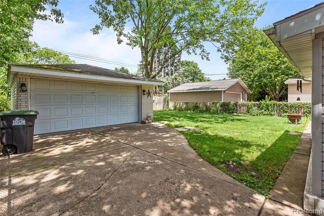 9428 Elm Street, Taylor, MI 48180