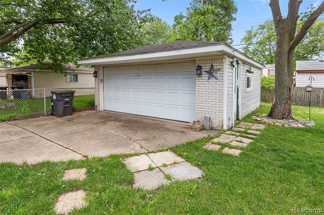 9428 Elm Street, Taylor, MI 48180