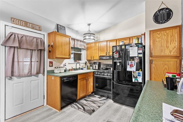 9428 Elm Street, Taylor, MI 48180