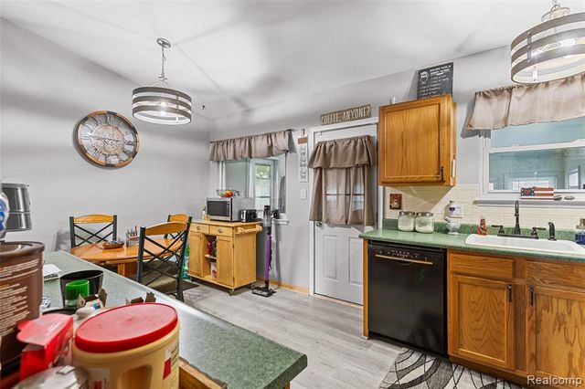 9428 Elm Street, Taylor, MI 48180