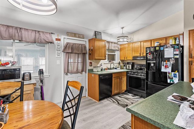 9428 Elm Street, Taylor, MI 48180