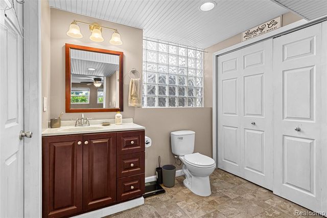 9428 Elm Street, Taylor, MI 48180