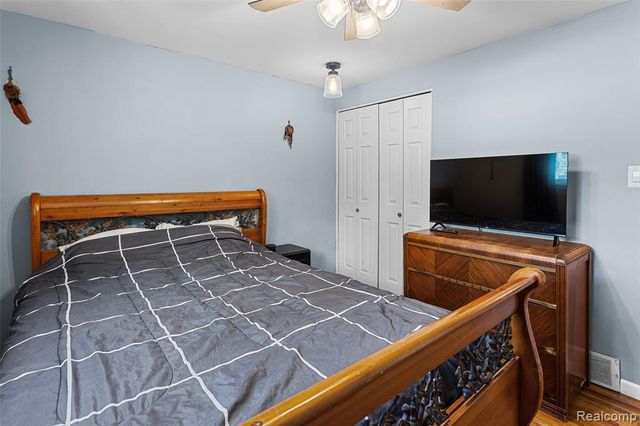 9428 Elm Street, Taylor, MI 48180