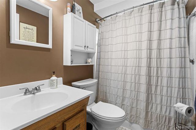 9428 Elm Street, Taylor, MI 48180