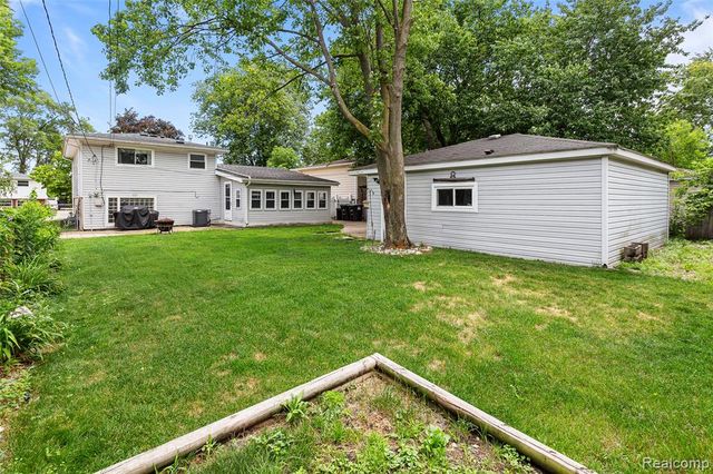 9428 Elm Street, Taylor, MI 48180