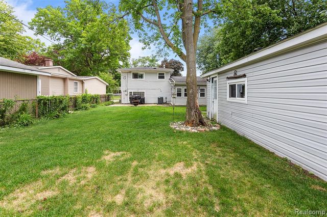 9428 Elm Street, Taylor, MI 48180