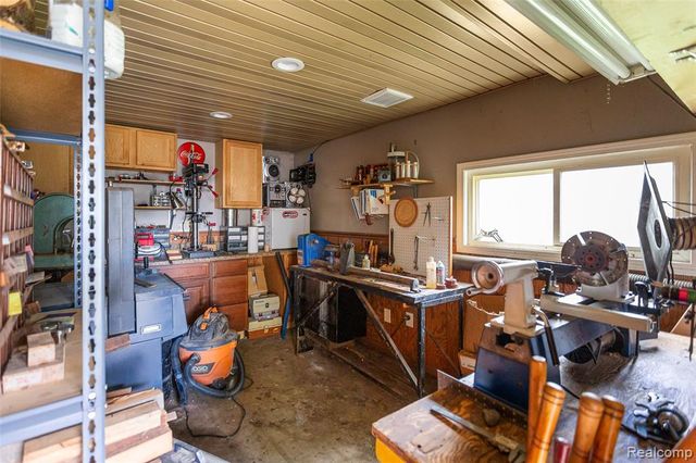 9428 Elm Street, Taylor, MI 48180