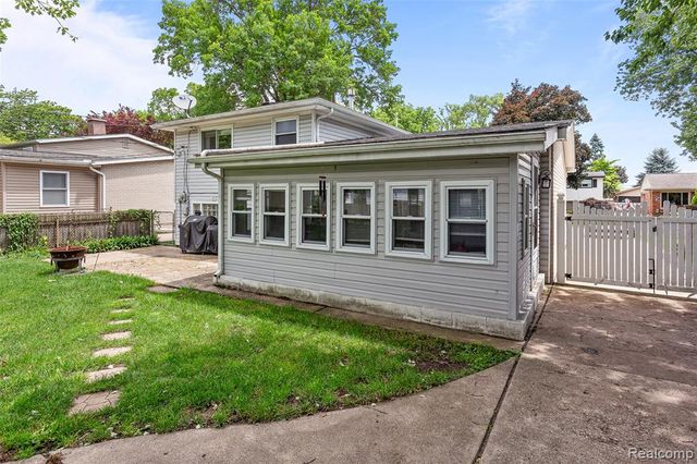 9428 Elm Street, Taylor, MI 48180