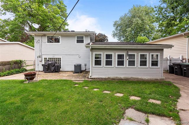 9428 Elm Street, Taylor, MI 48180