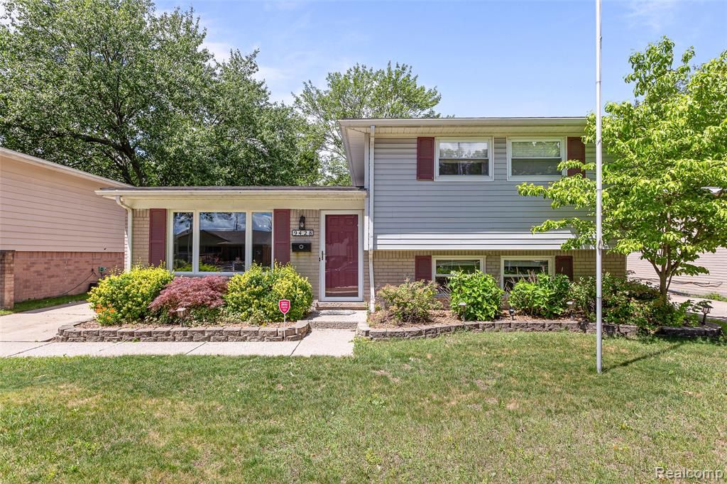 9428 Elm Street, Taylor, MI 48180