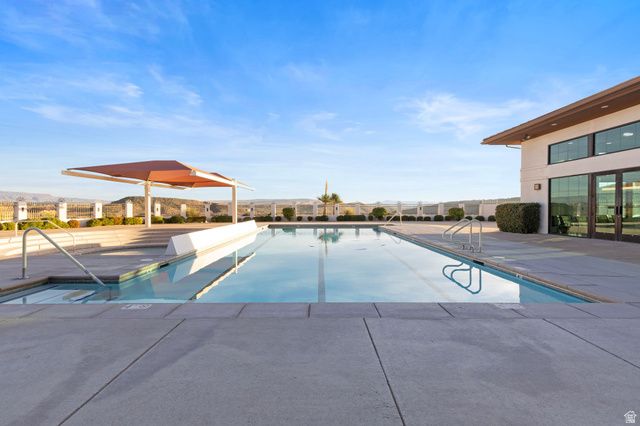 2182 N CANYON GREENS DR, Washington, UT 84780