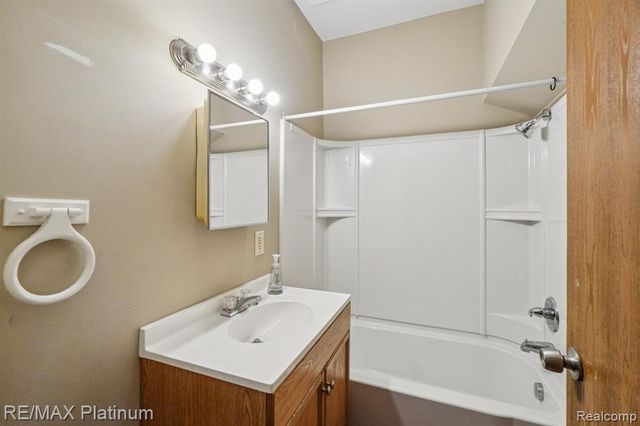 522 Fleming Street, Howell, MI 48843