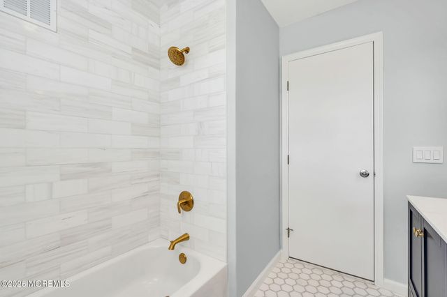 17 J Street, Seaside Park, NJ 08752