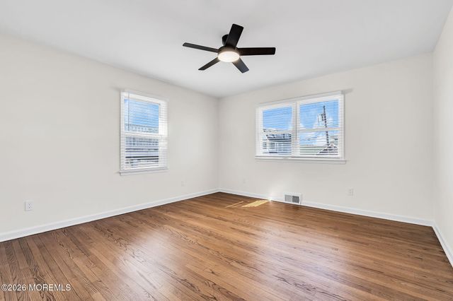 17 J Street, Seaside Park, NJ 08752