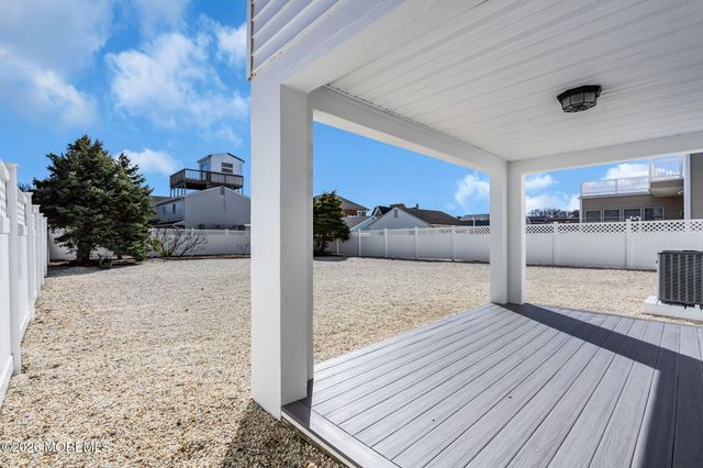 17 J Street, Seaside Park, NJ 08752