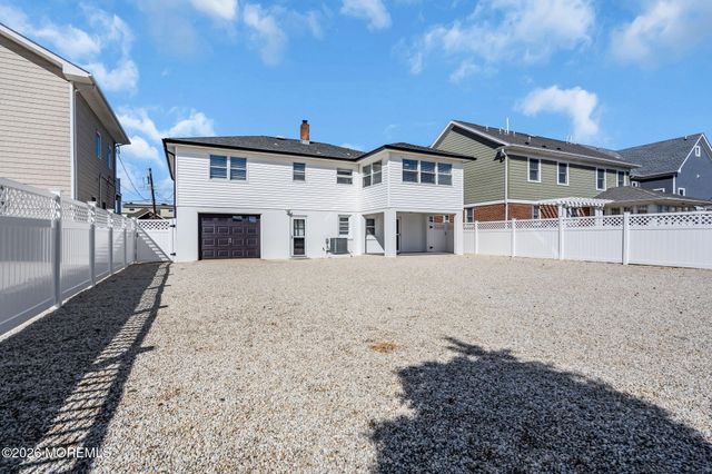 17 J Street, Seaside Park, NJ 08752