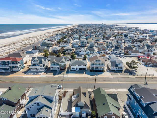 17 J Street, Seaside Park, NJ 08752