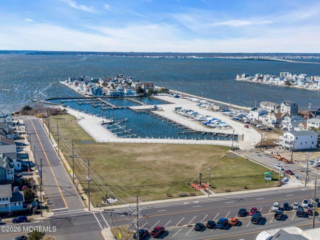 17 J Street, Seaside Park, NJ 08752