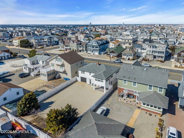 17 J Street, Seaside Park, NJ 08752