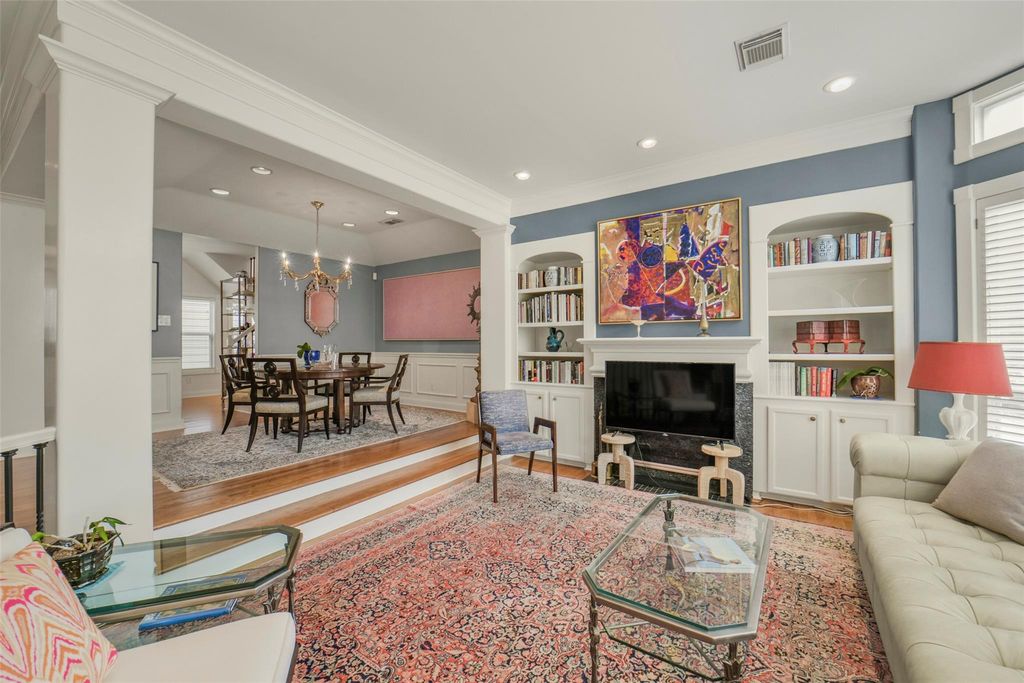 2026 Welch Street, Houston, TX 77019