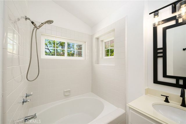 11 La Sinfonia, Rancho Santa Margarita, CA 92688