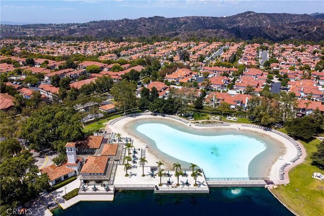 11 La Sinfonia, Rancho Santa Margarita, CA 92688