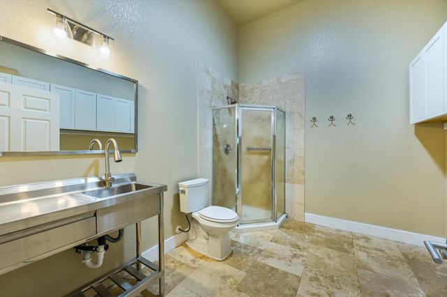 112 Ridge Harbor DR, Spicewood, TX 78669