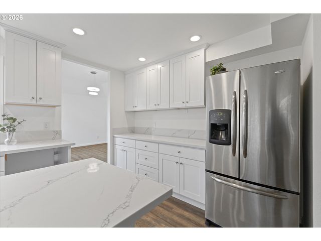 11867 Se MOUNTAIN SUN Dr, Clackamas, OR 97015