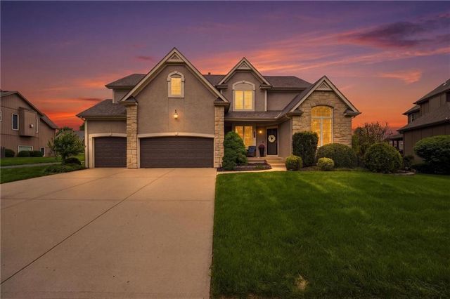 5308 W 161st Street, Overland Park, KS 66085