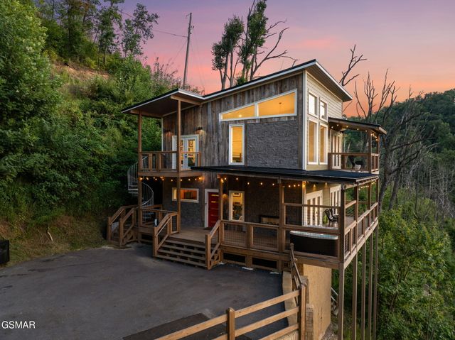 3322 Sugar Maple Loop Road, Sevierville, TN 37862