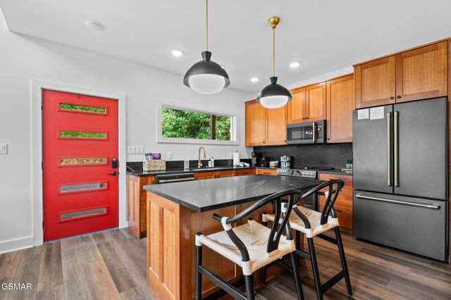 3322 Sugar Maple Loop Road, Sevierville, TN 37862