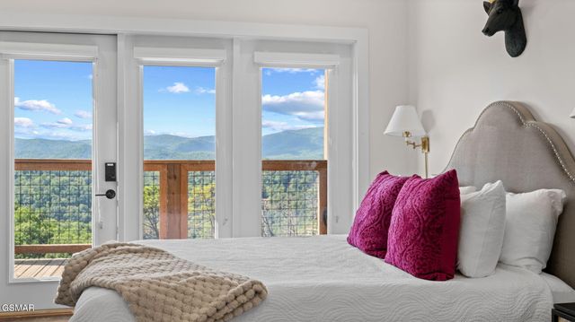 3322 Sugar Maple Loop Road, Sevierville, TN 37862