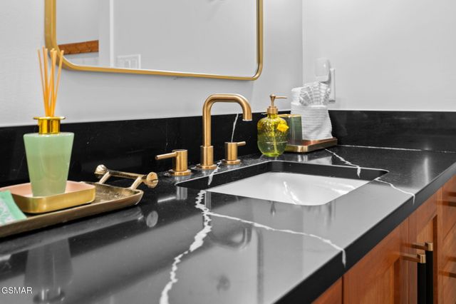 3322 Sugar Maple Loop Road, Sevierville, TN 37862