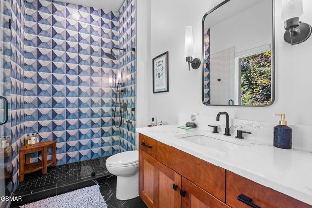 3322 Sugar Maple Loop Road, Sevierville, TN 37862